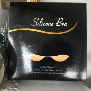 Backless strapless silicone bra